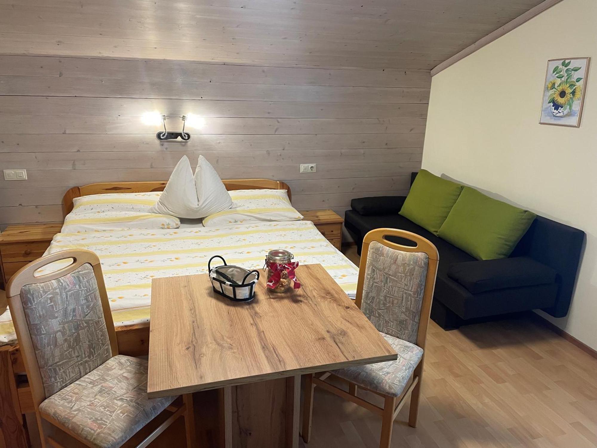 Schnoellhof Bed & Breakfast ซังต์ มาร์ติน อัม เทนเนนเกอเบียร์เกอ ภายนอก รูปภาพ